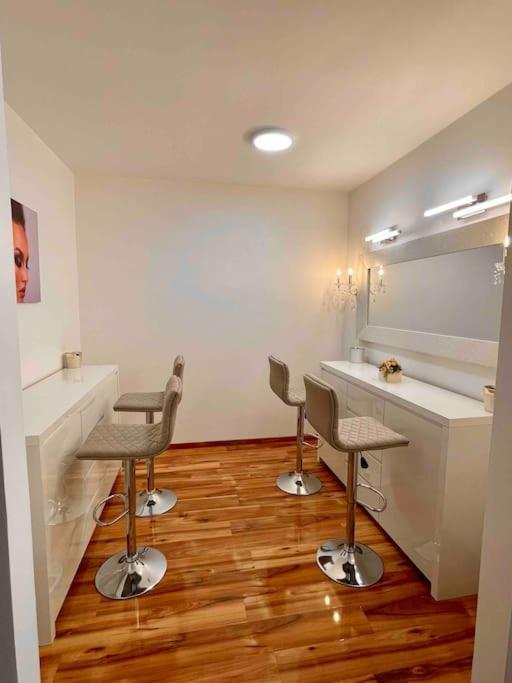 Tk Stylish Free Private Parking Garage * Budapest